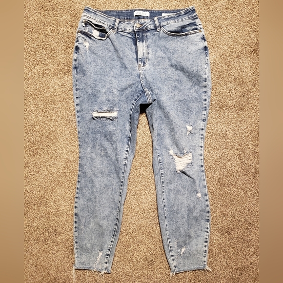 Judy Blue stretchy distressed denim skinny jeans size 18W in great condition - Picture 2 of 3